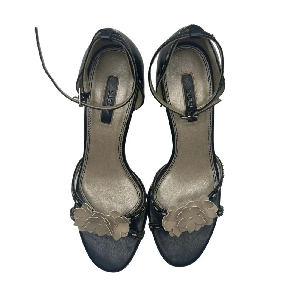 Fioni Black Open Toe High Heels with Faux Flowers‎ Size 7
